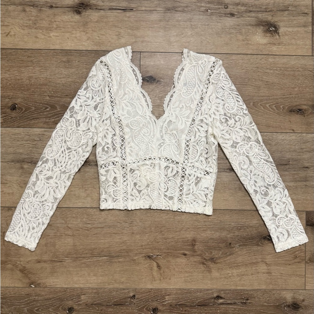 NWOT SIMPLEE Elegant Cream Lace Top | Zipper & Tassel Back Detail Size Small
